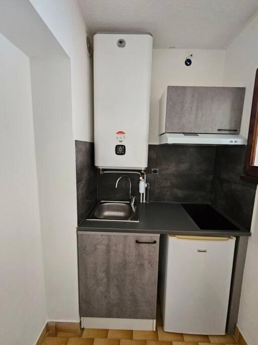 Studio Cabine Clim Wifi Parking Draps - 1 Etoile - Self Check-In Possible Ла Гранде-Моте Екстериор снимка